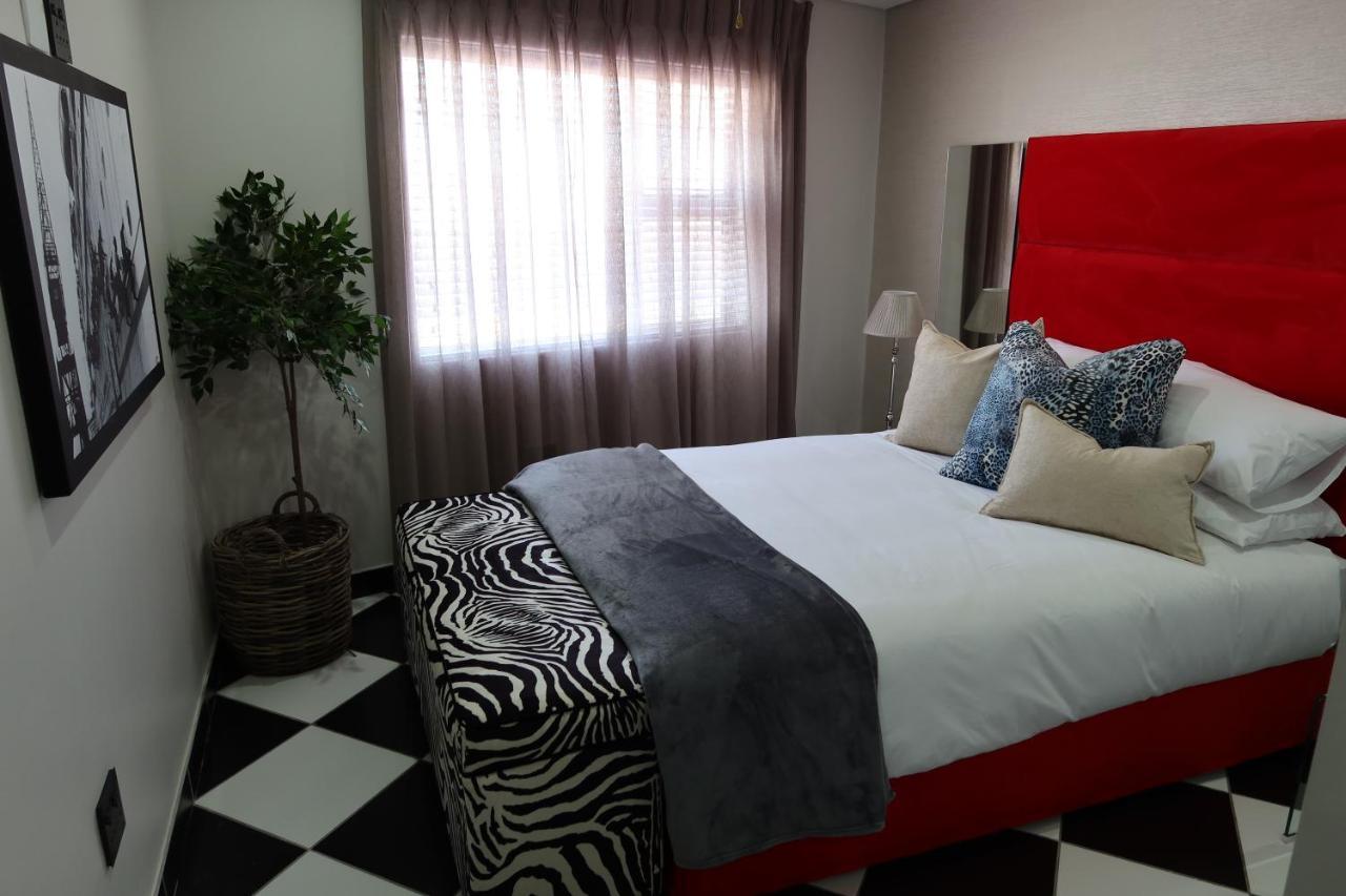 55 On Main Guesthouse And Spa Fish Hoek Extérieur photo