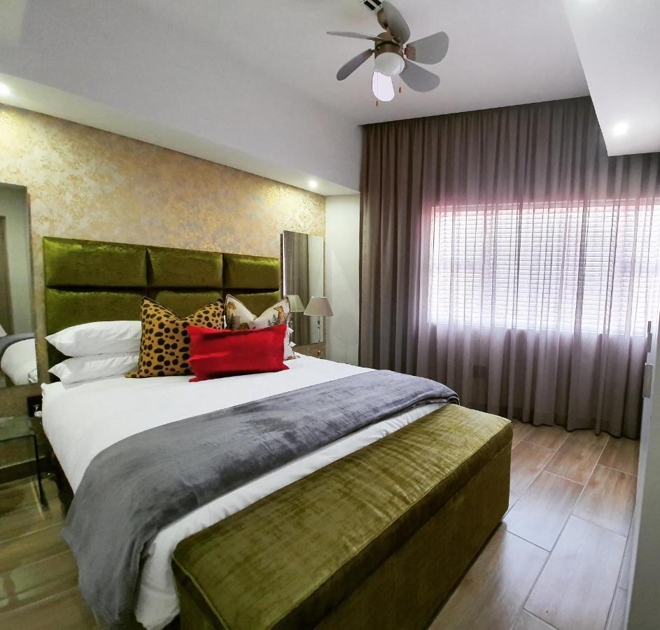 55 On Main Guesthouse And Spa Fish Hoek Extérieur photo