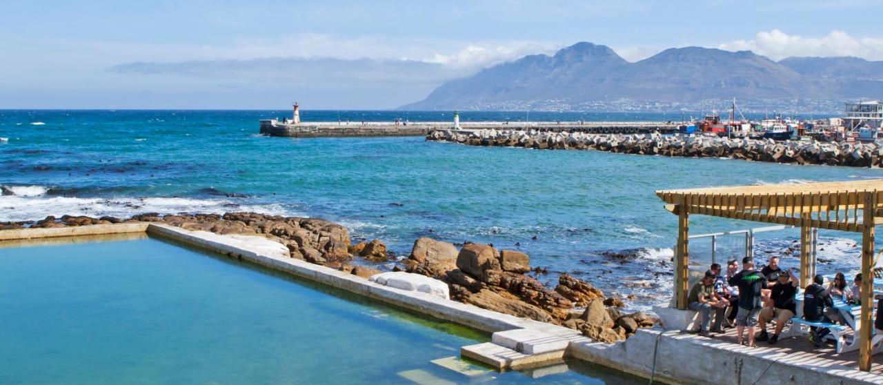 55 On Main Guesthouse And Spa Fish Hoek Extérieur photo
