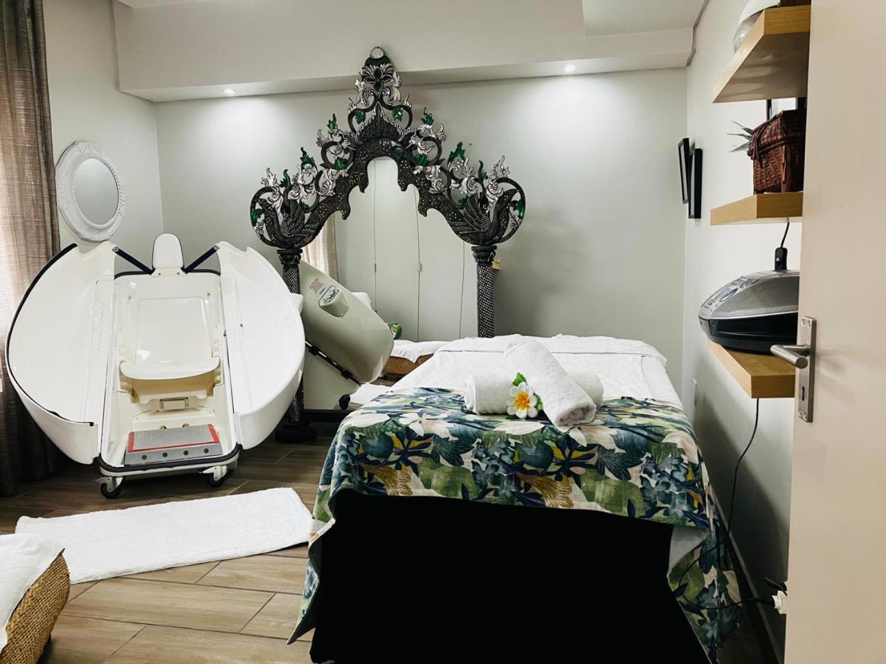 55 On Main Guesthouse And Spa Fish Hoek Extérieur photo