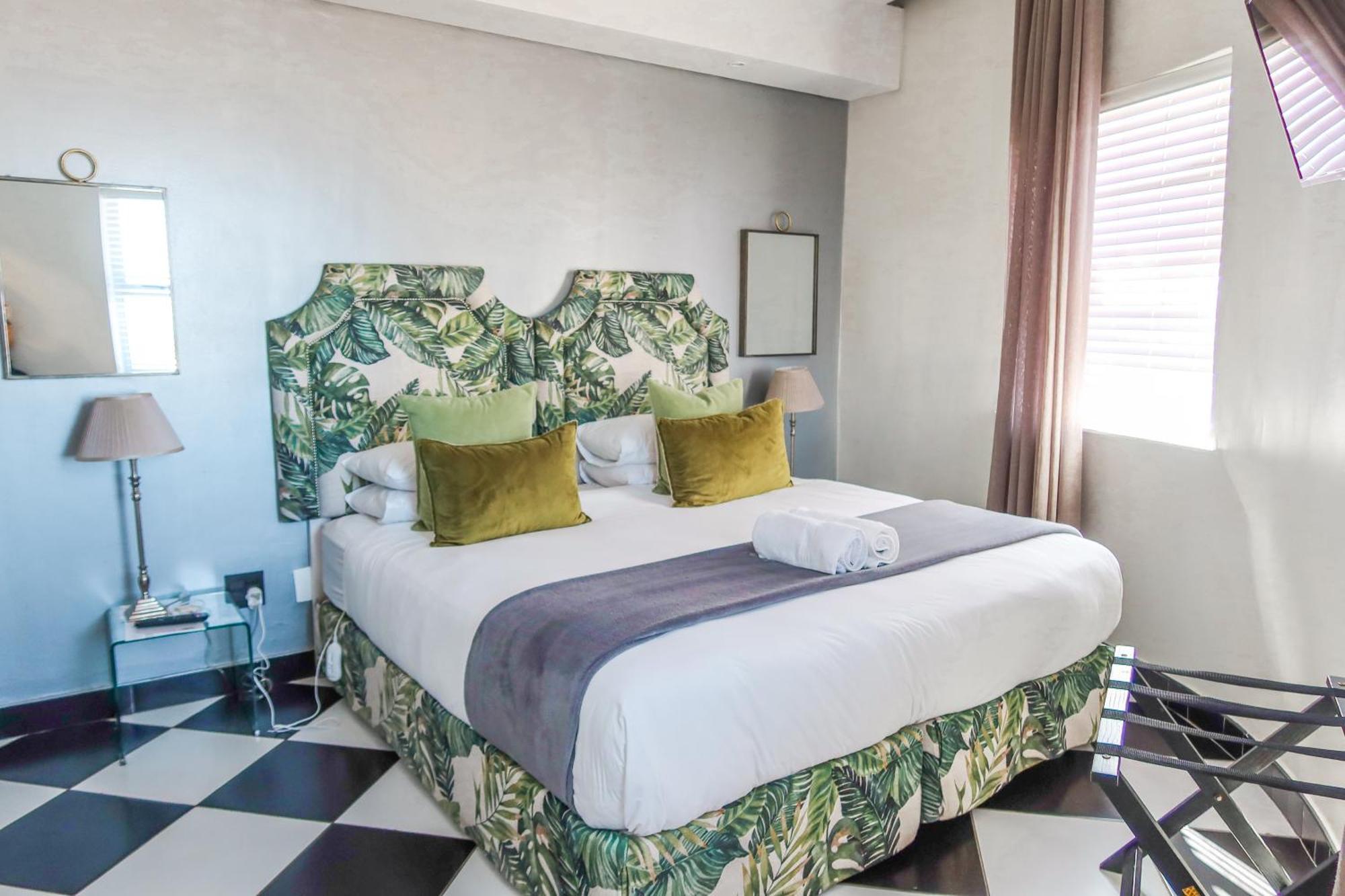 55 On Main Guesthouse And Spa Fish Hoek Extérieur photo